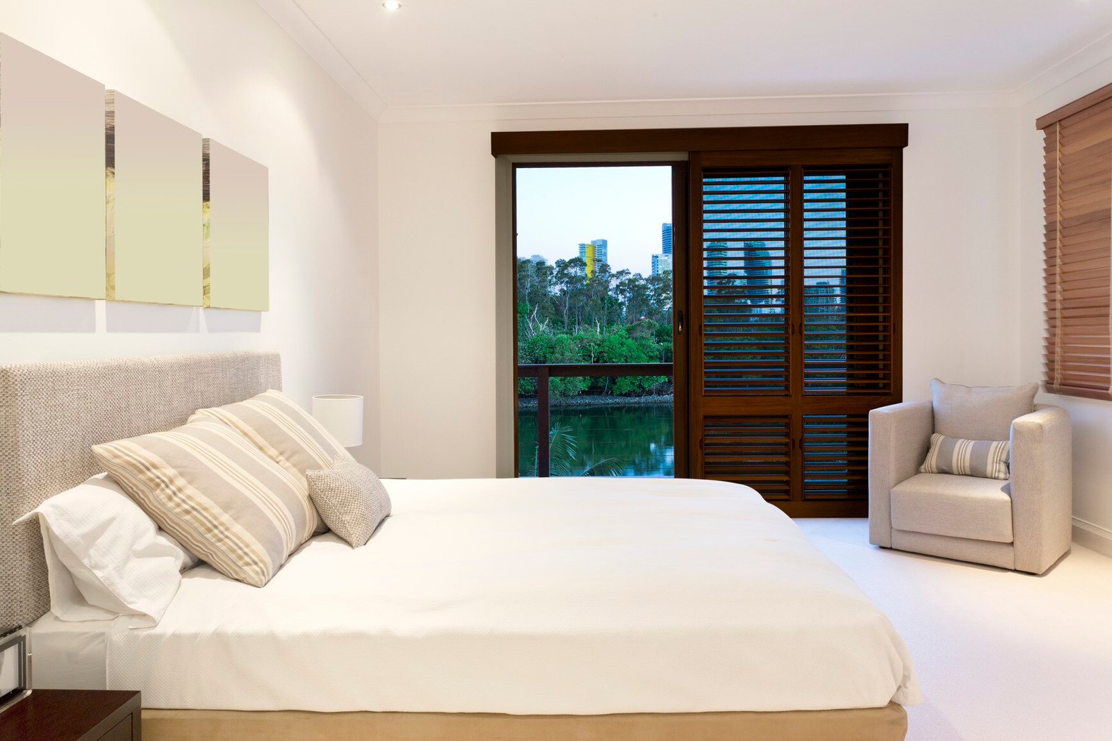 Luxurious bedroom